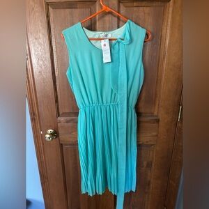Chic Sleeveless Aqua Midi Dress